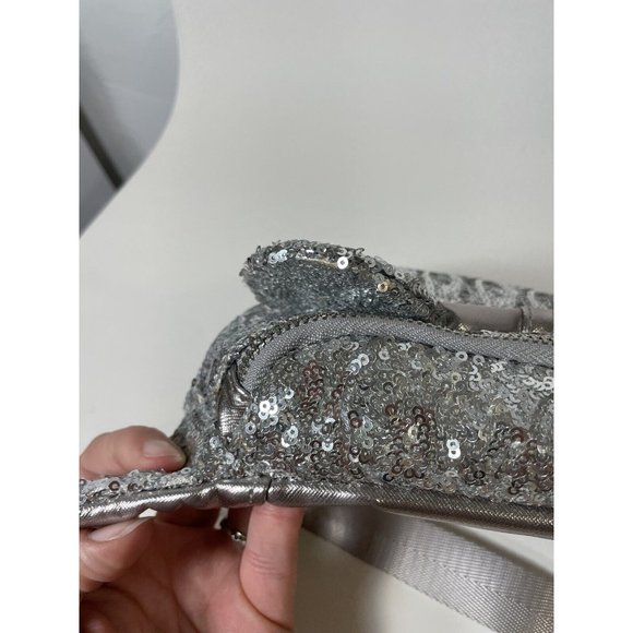 Minnie Mouse Disney Loungefly Hip Bag Fanny Pack Silver Sequin Bow HTF Rare READ - Picture 7 of 13